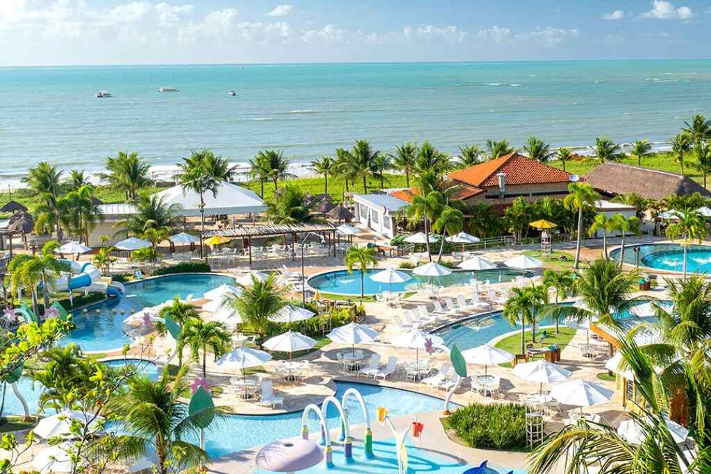 área de lazer com piscina de resort representando o Salinas Black Friday