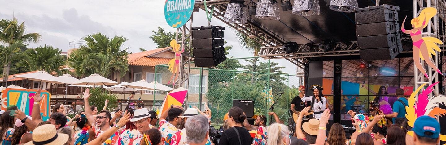 Palco de atrações especiais do Carnaval no Salinas Maceió.