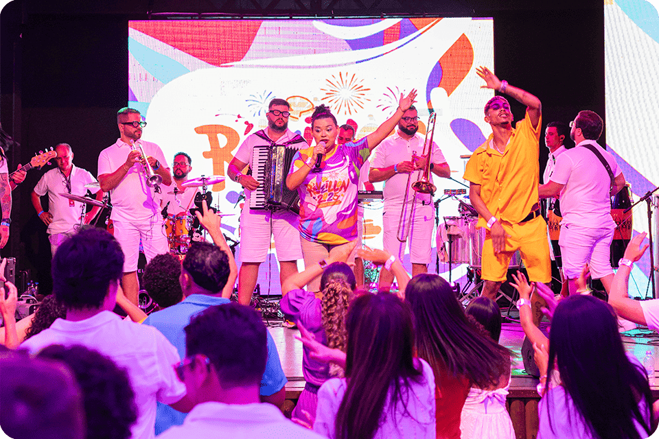 Bateria de Samba se apresenta no Réveillon no Salinas Maragogi.