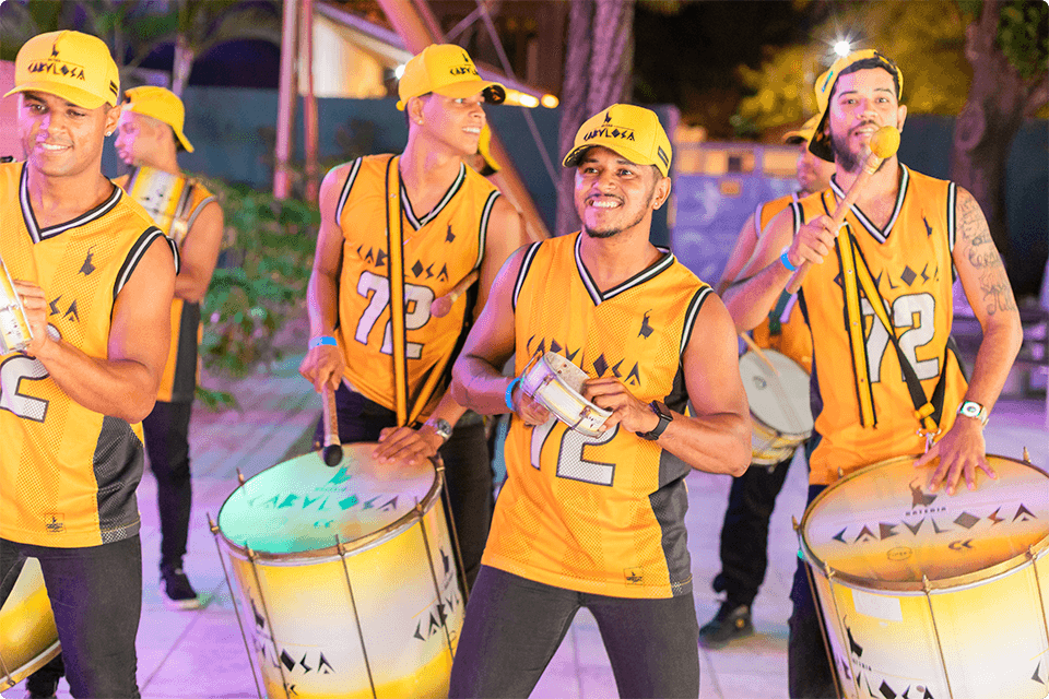 Bateria de Samba se apresenta no Réveillon no Salinas Maragogi.