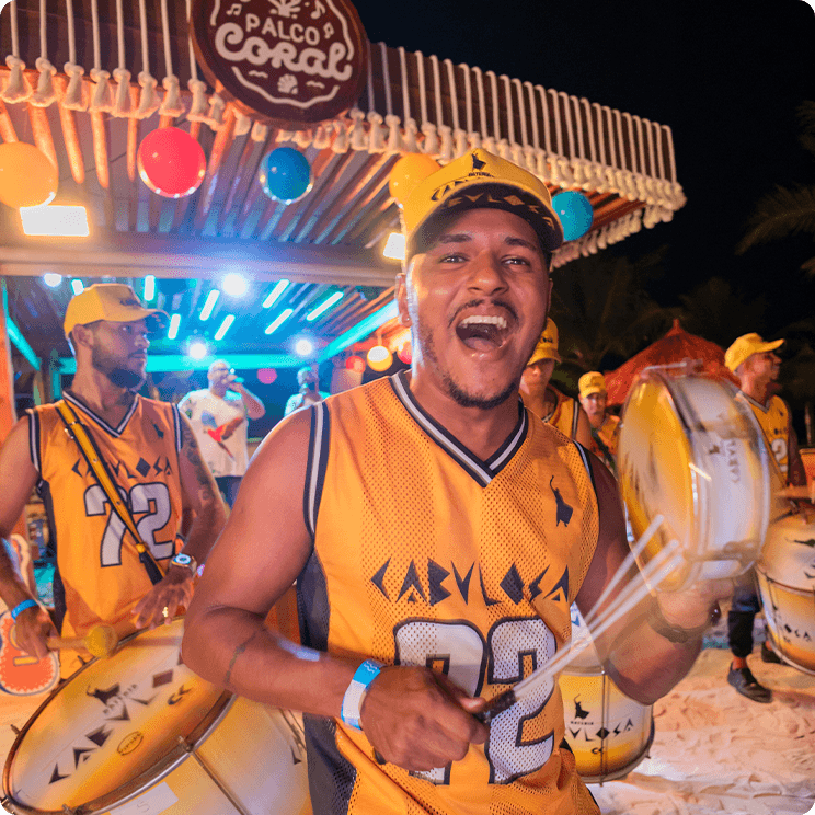 Bateria de Samba se apresenta no R�éveillon no Salinas Maragogi.