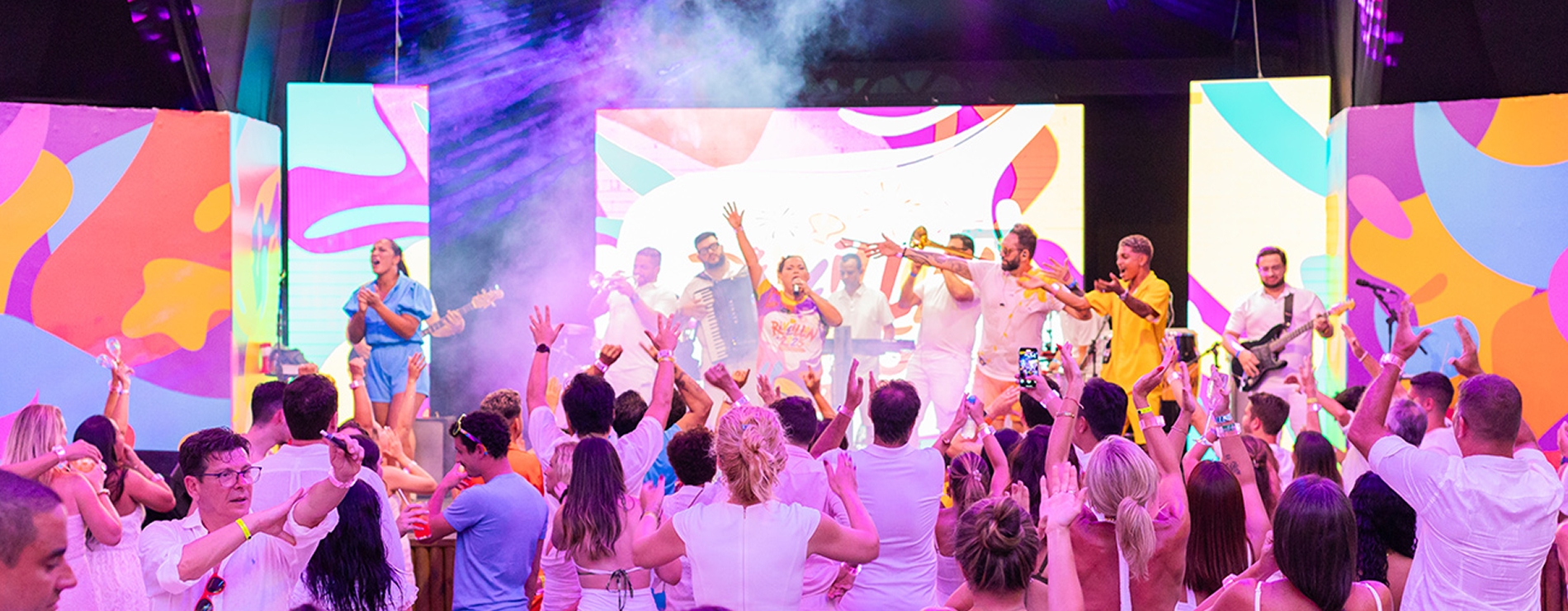 Palco de atrações especiais do Reveillon no Salinas Maragogi.
