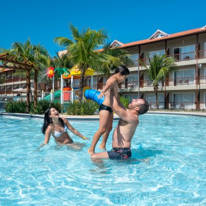 Familia-Piscina-Salinas-Maceio